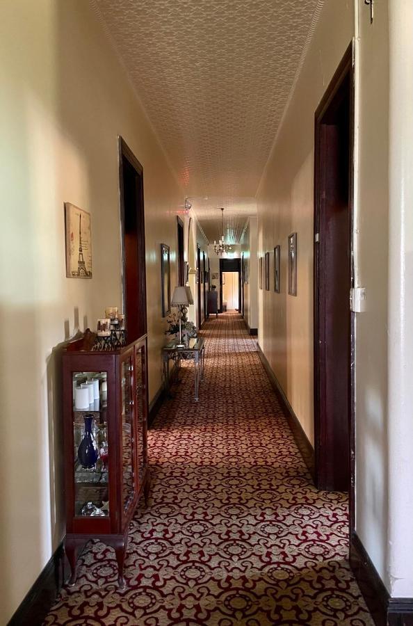 Neath Hotel ภายนอก รูปภาพ