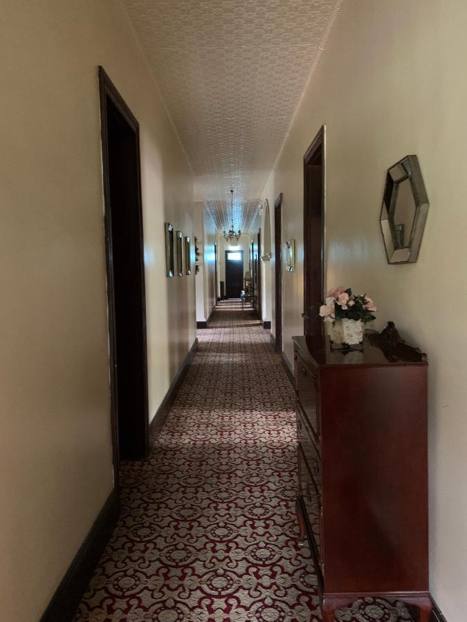 Neath Hotel ภายนอก รูปภาพ