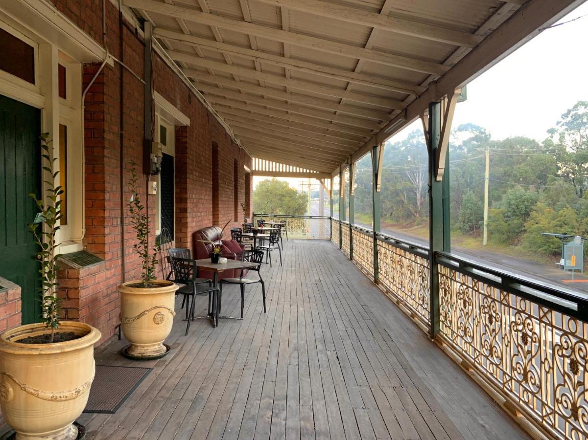 Neath Hotel ภายนอก รูปภาพ