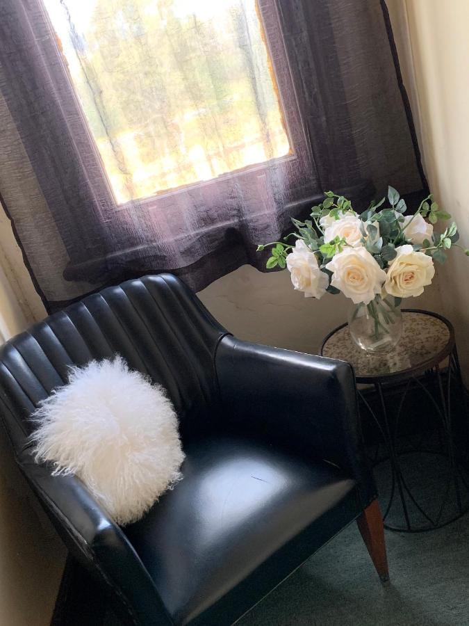 Neath Hotel ภายนอก รูปภาพ