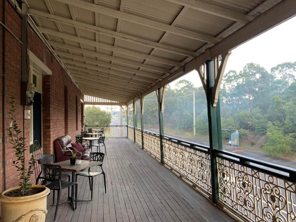 Neath Hotel ภายนอก รูปภาพ